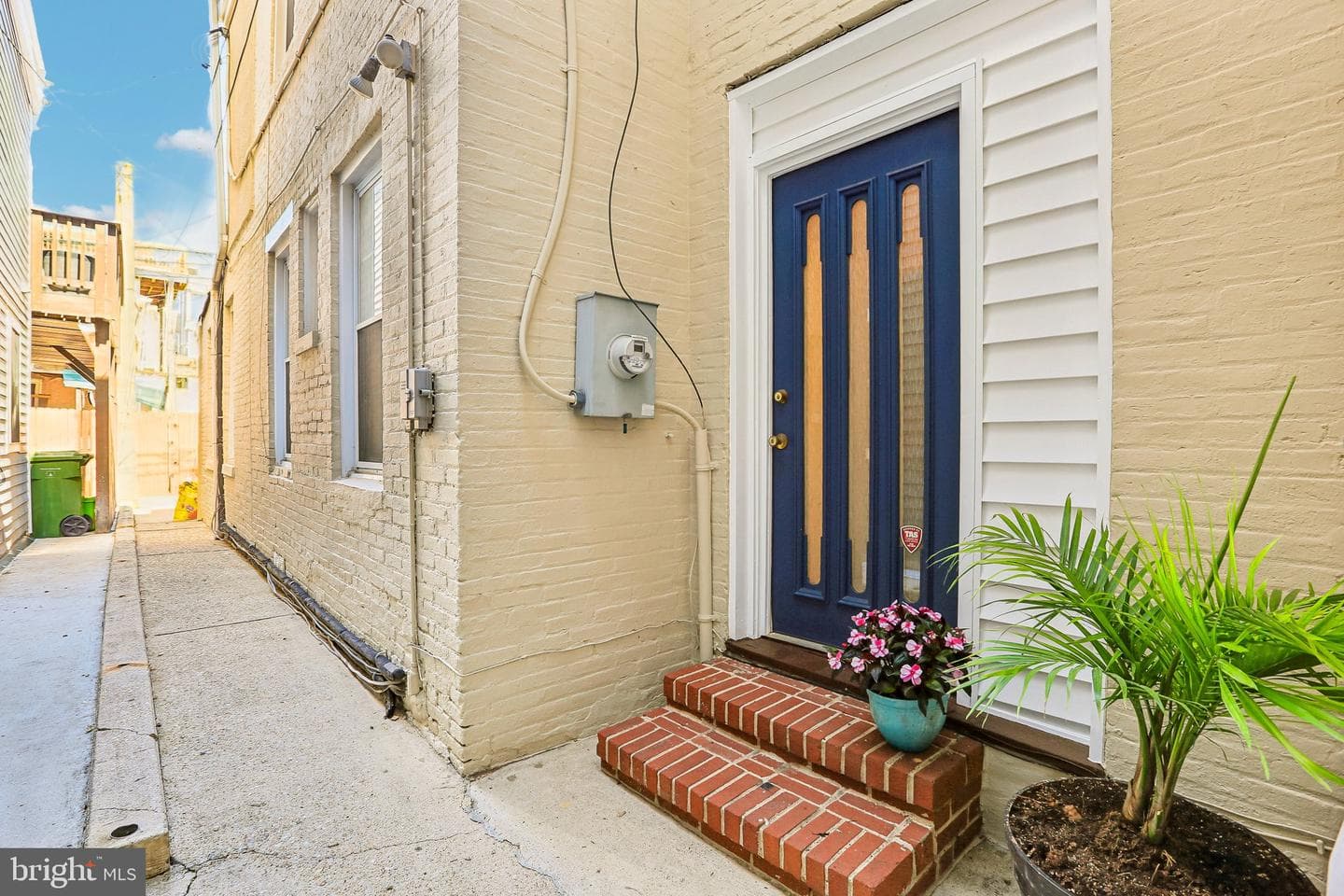 1279 William Street photo 35