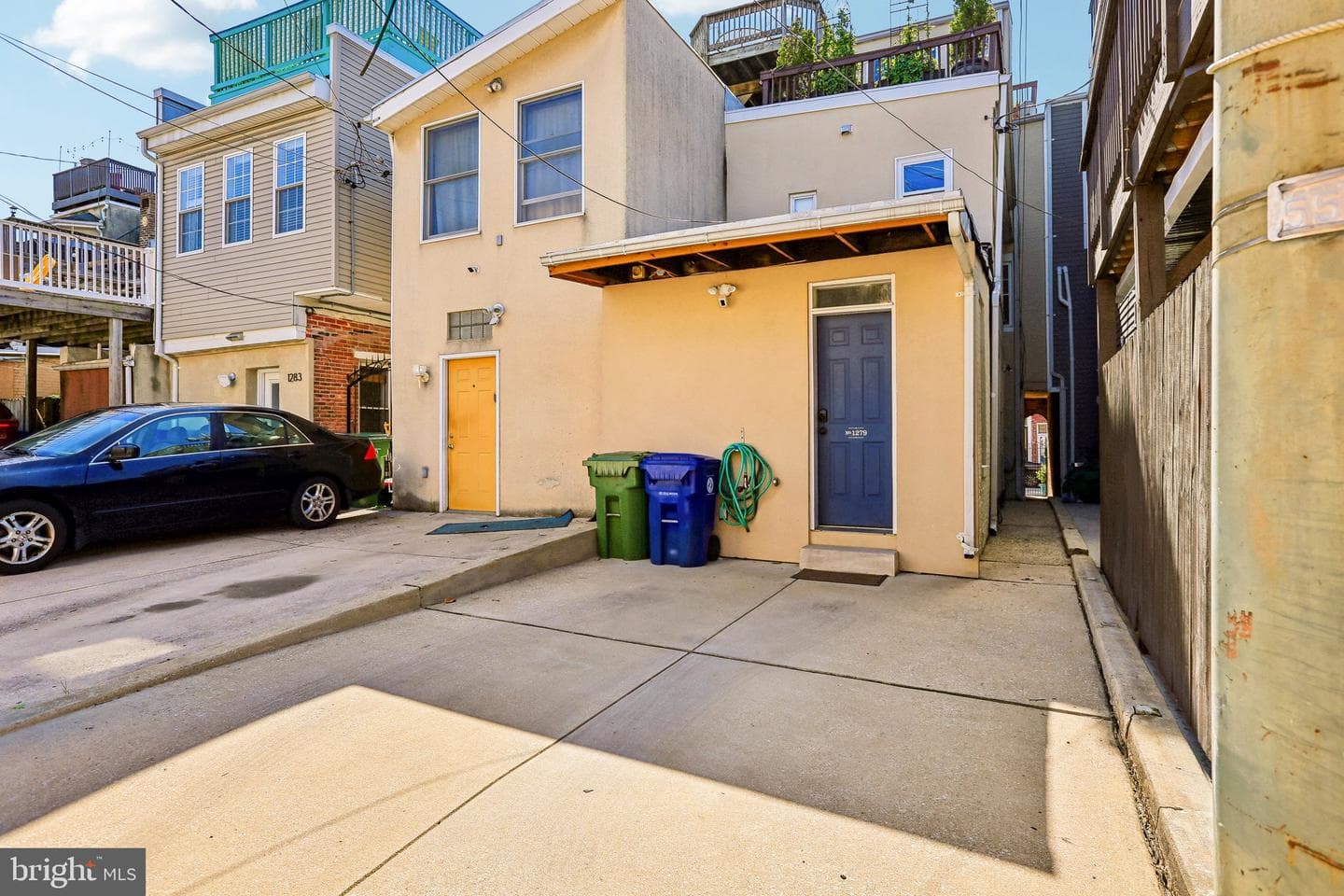 1279 William Street photo 36