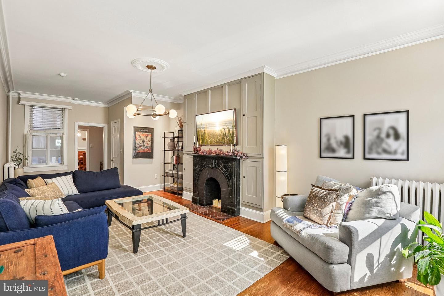 1279 William Street photo 4