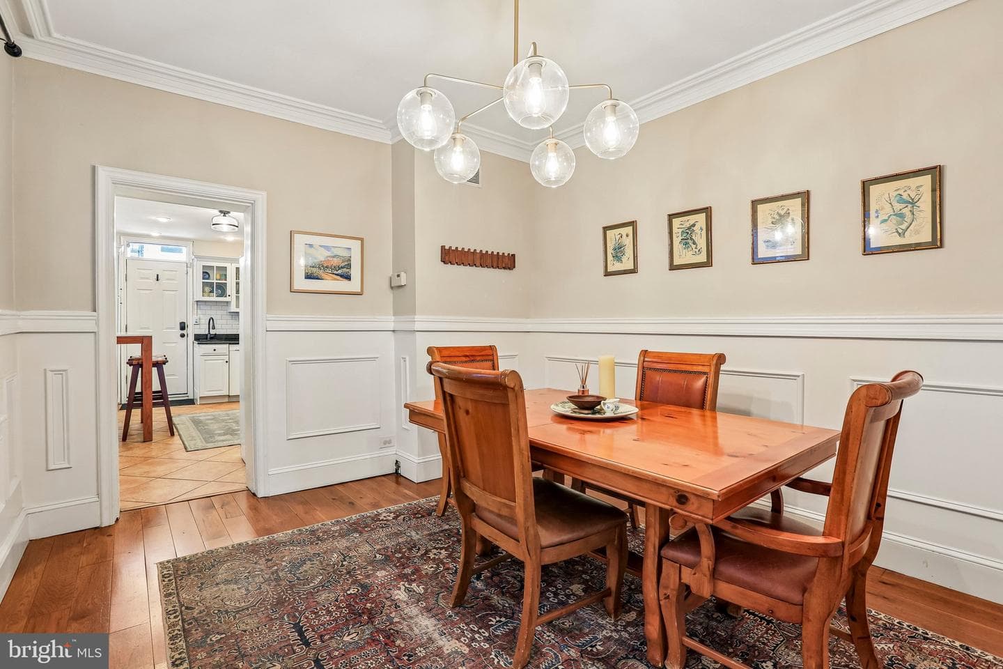 1279 William Street photo 8