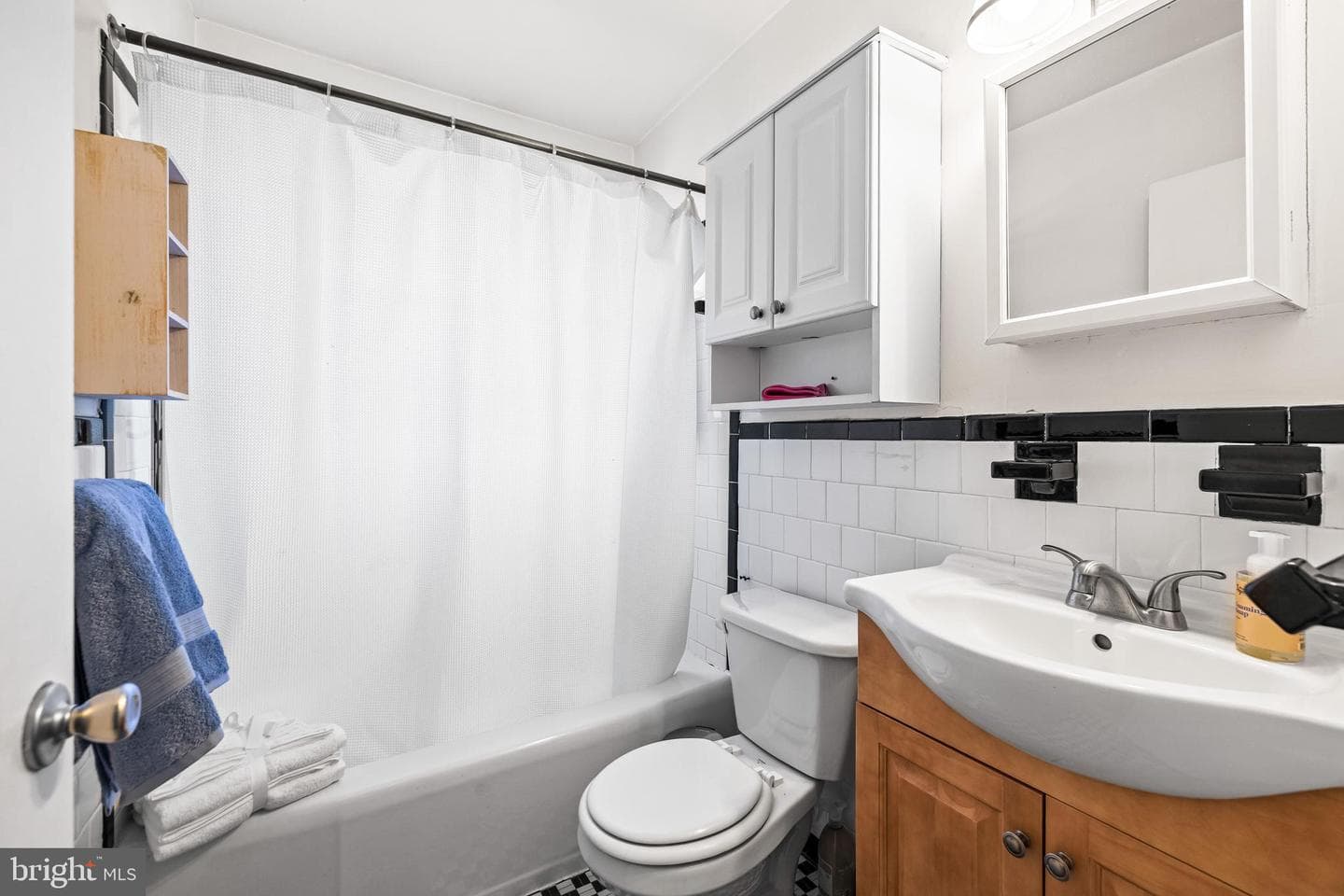 702 W Melrose Avenue photo 40