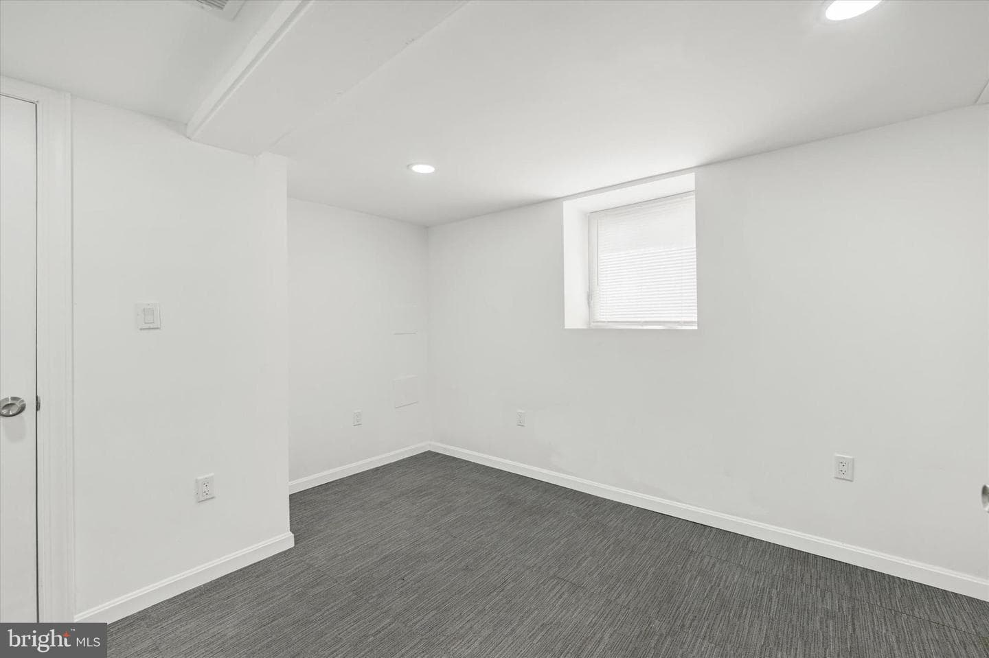 1604 Carswell Street photo 12