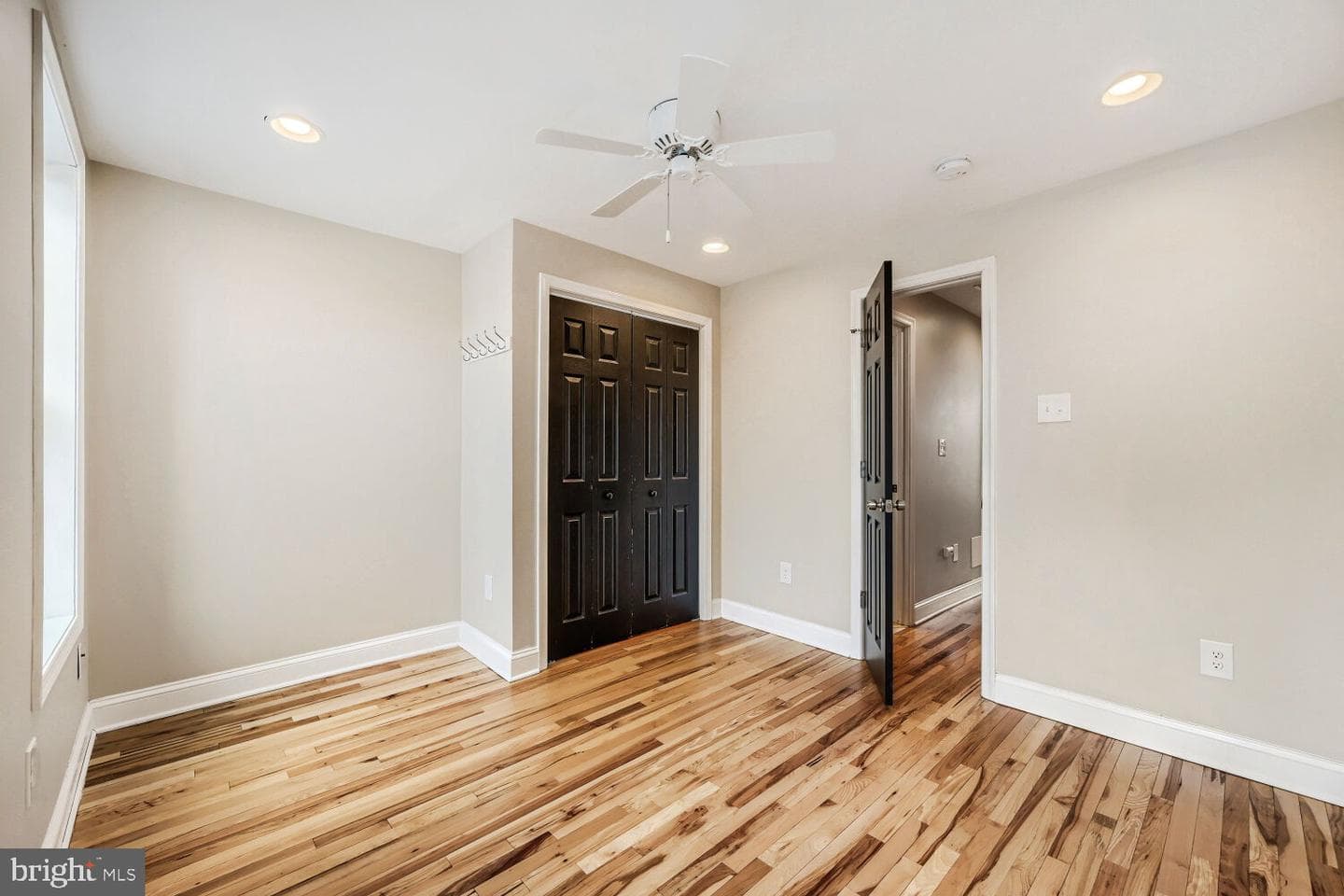 309 S Fagley Street photo 15