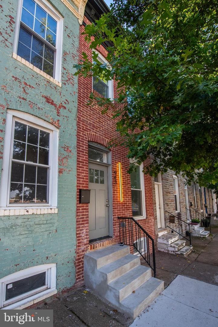 943 E Chase Street photo 25