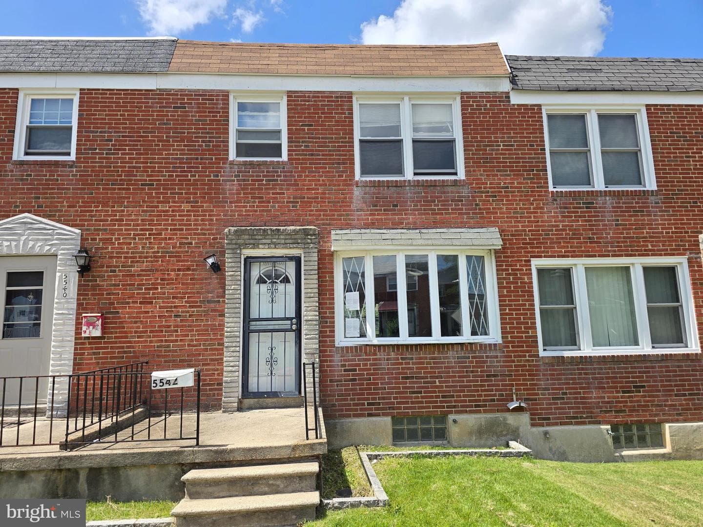 5542 Whitby Rd photo 1