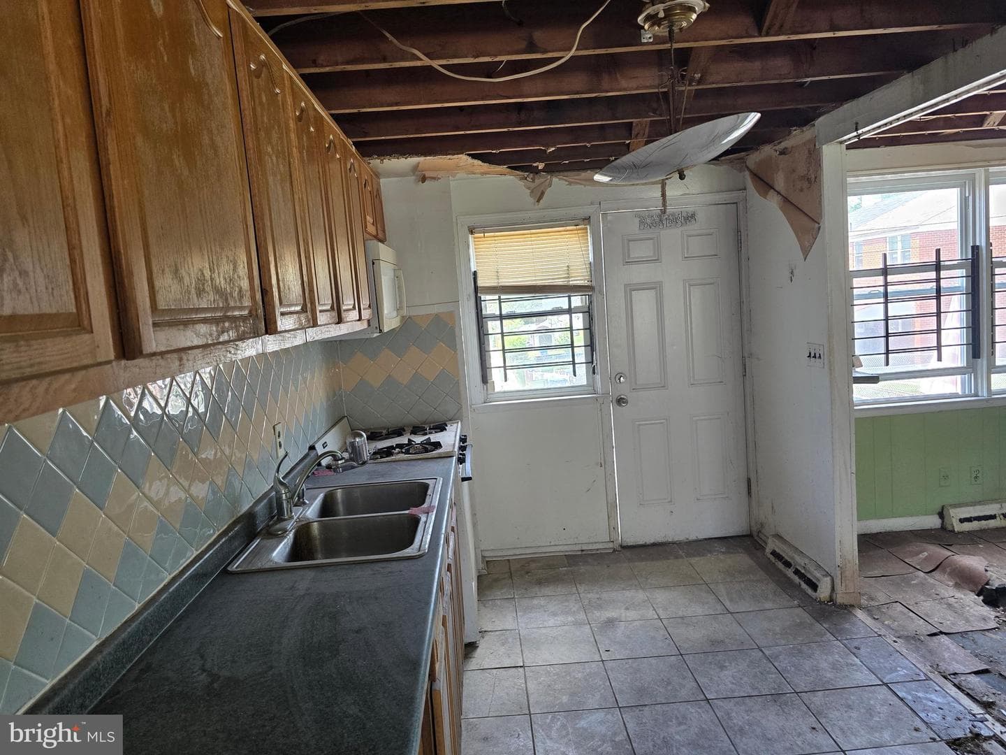 5542 Whitby Rd photo 14