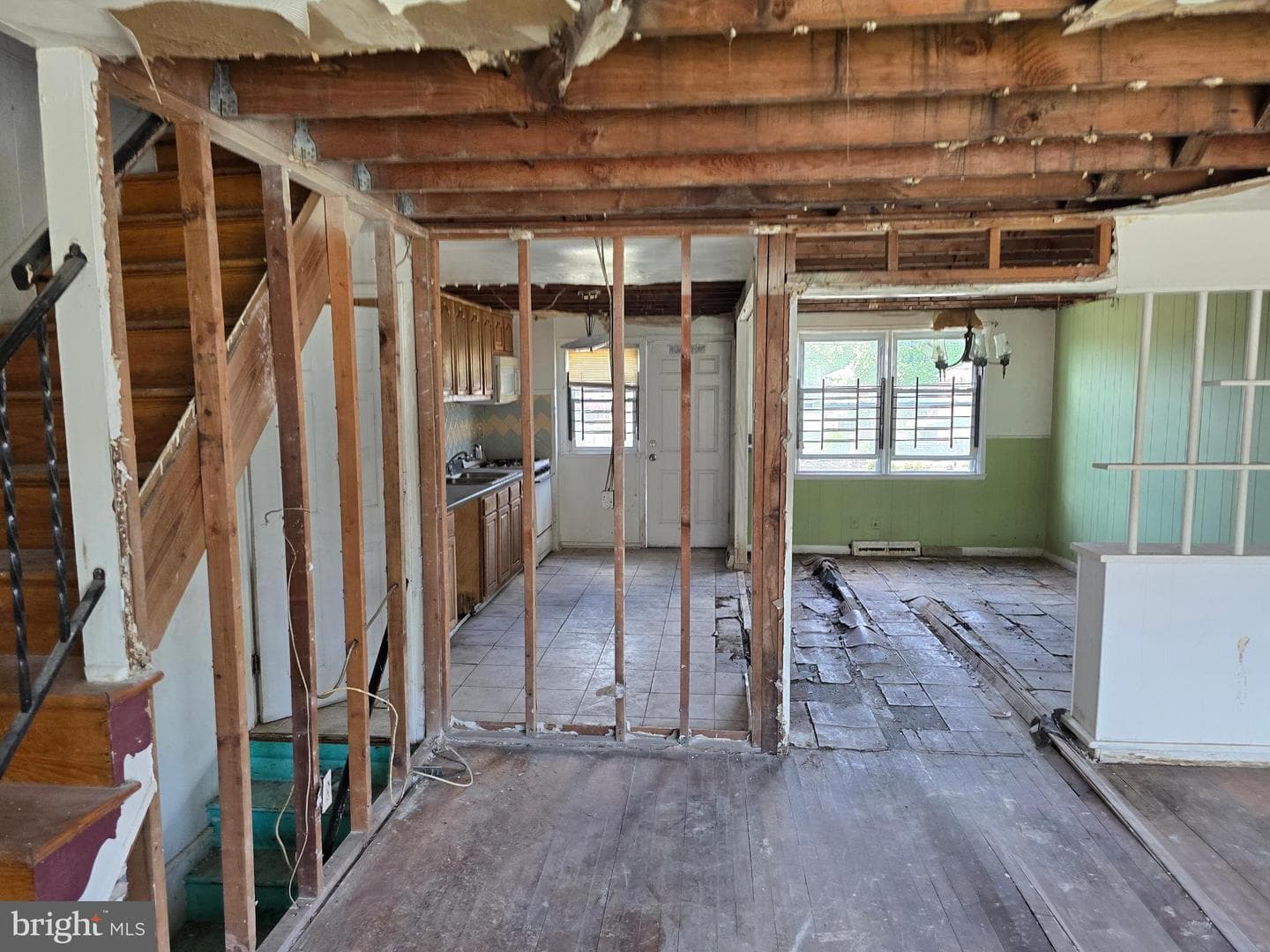 5542 Whitby Rd photo 18