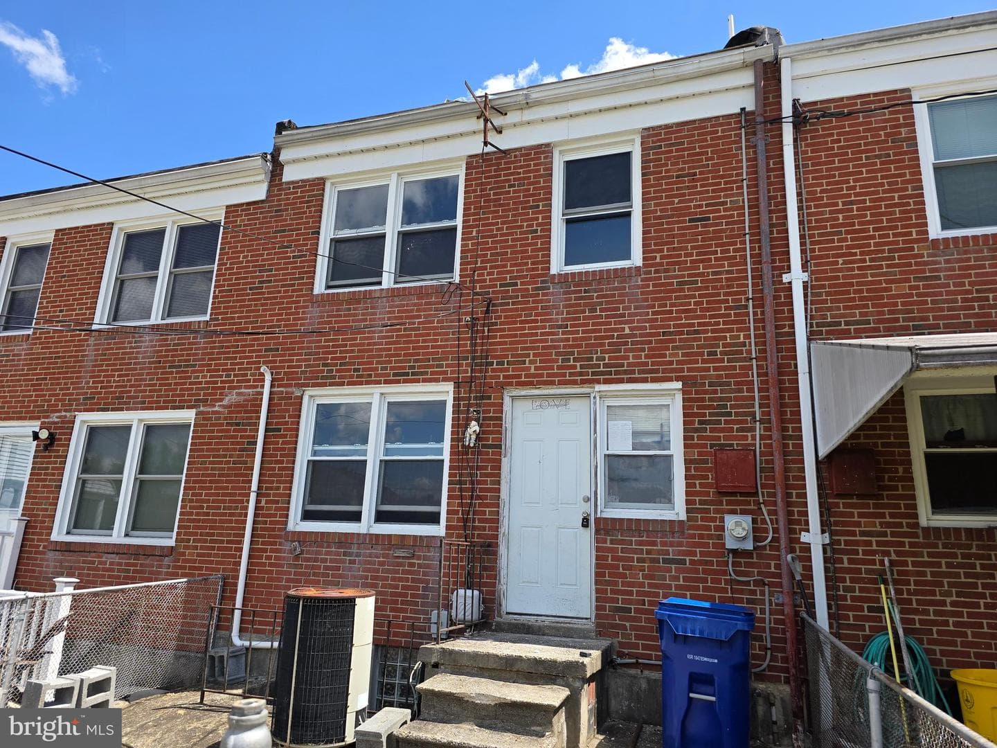 5542 Whitby Rd photo 2