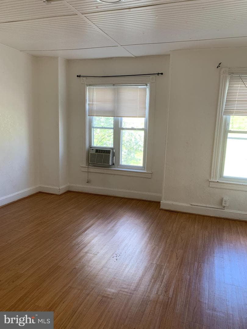 2125 E Preston Street photo 4
