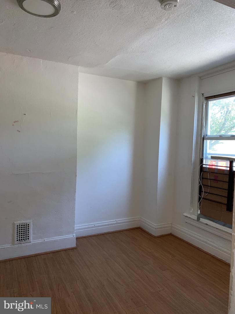 2125 E Preston Street photo 9