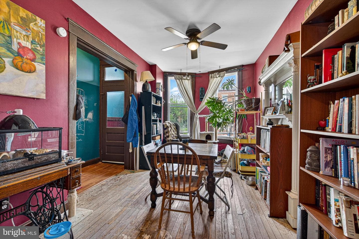 1525 Carswell Street photo 3