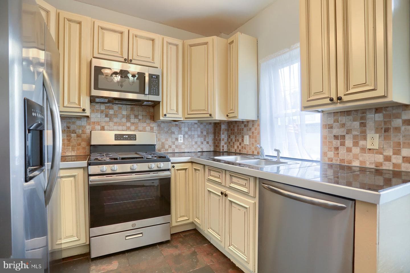 3822 Bank Street photo 11