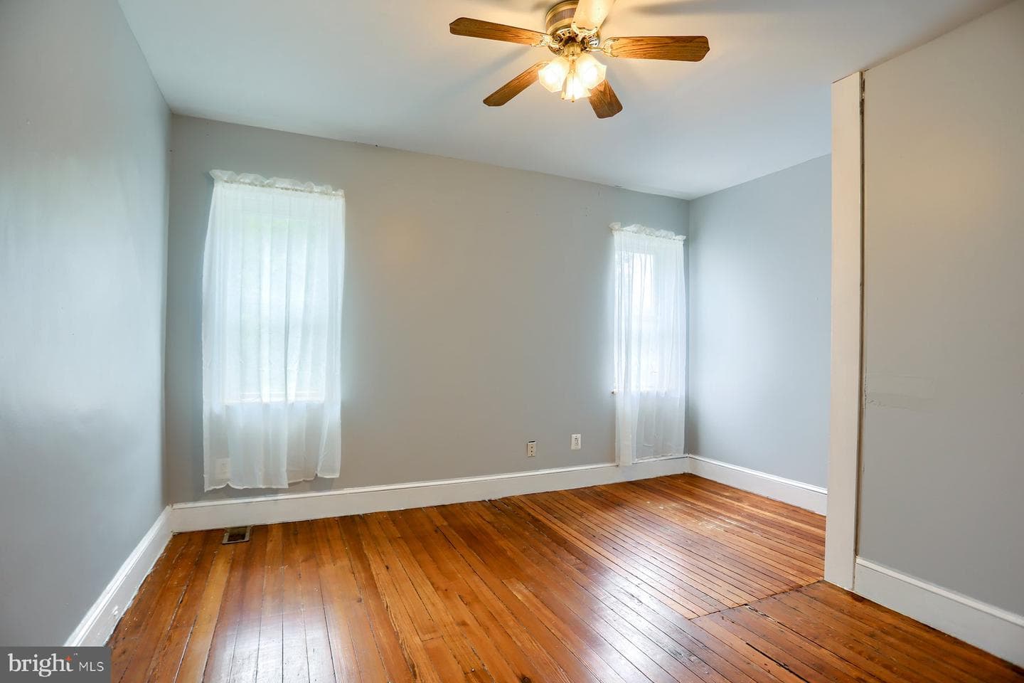 3822 Bank Street photo 16