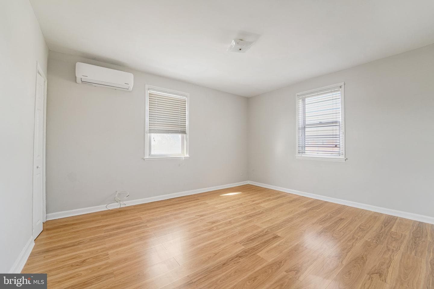 5701 The Alameda photo 16