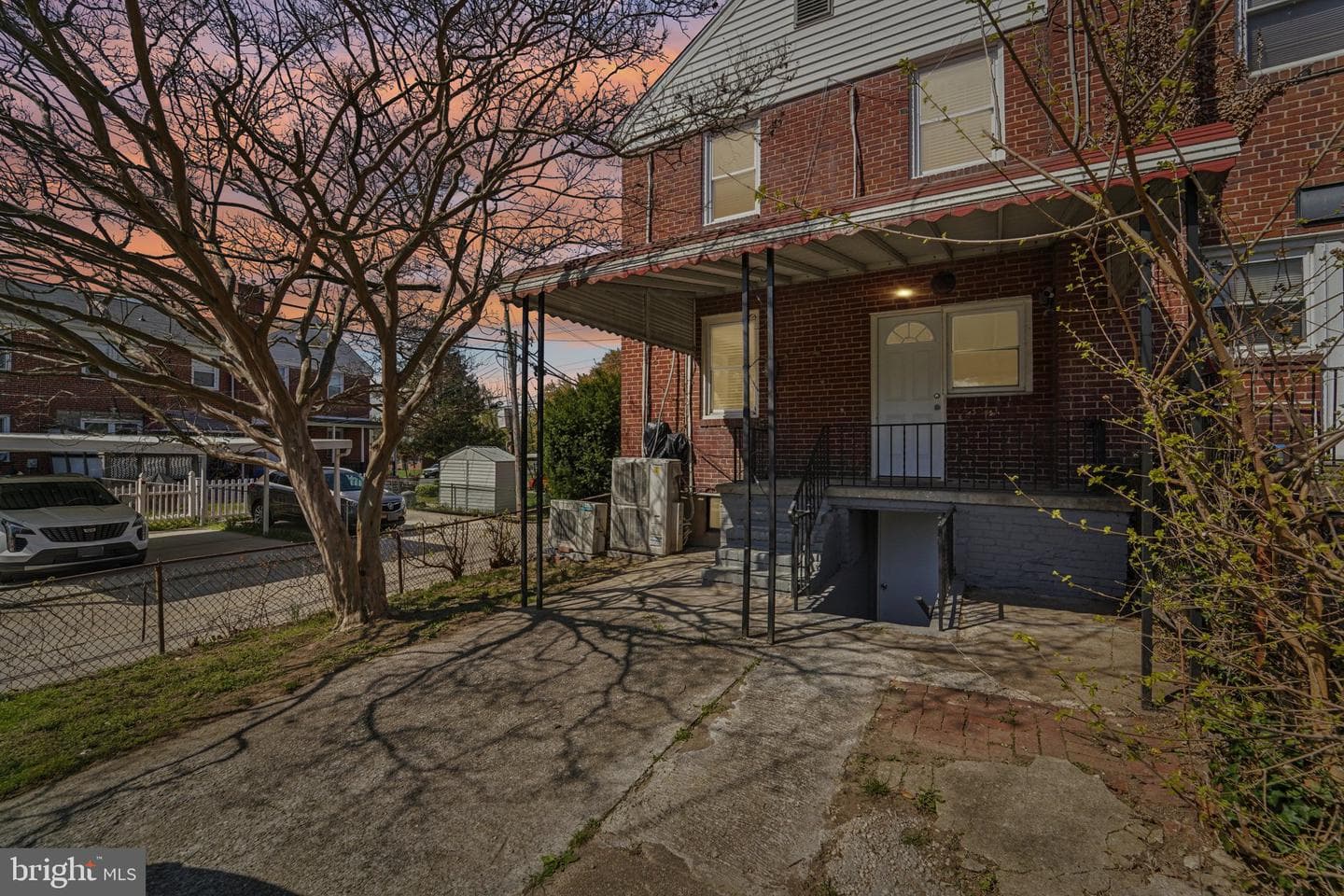 5701 The Alameda photo 2