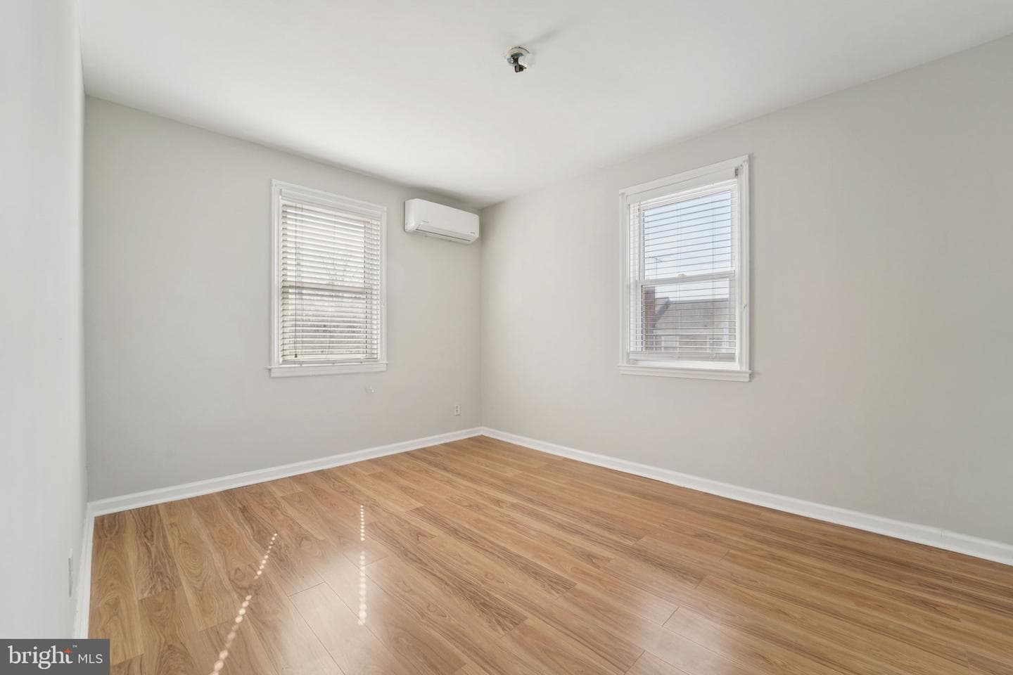 5701 The Alameda photo 20