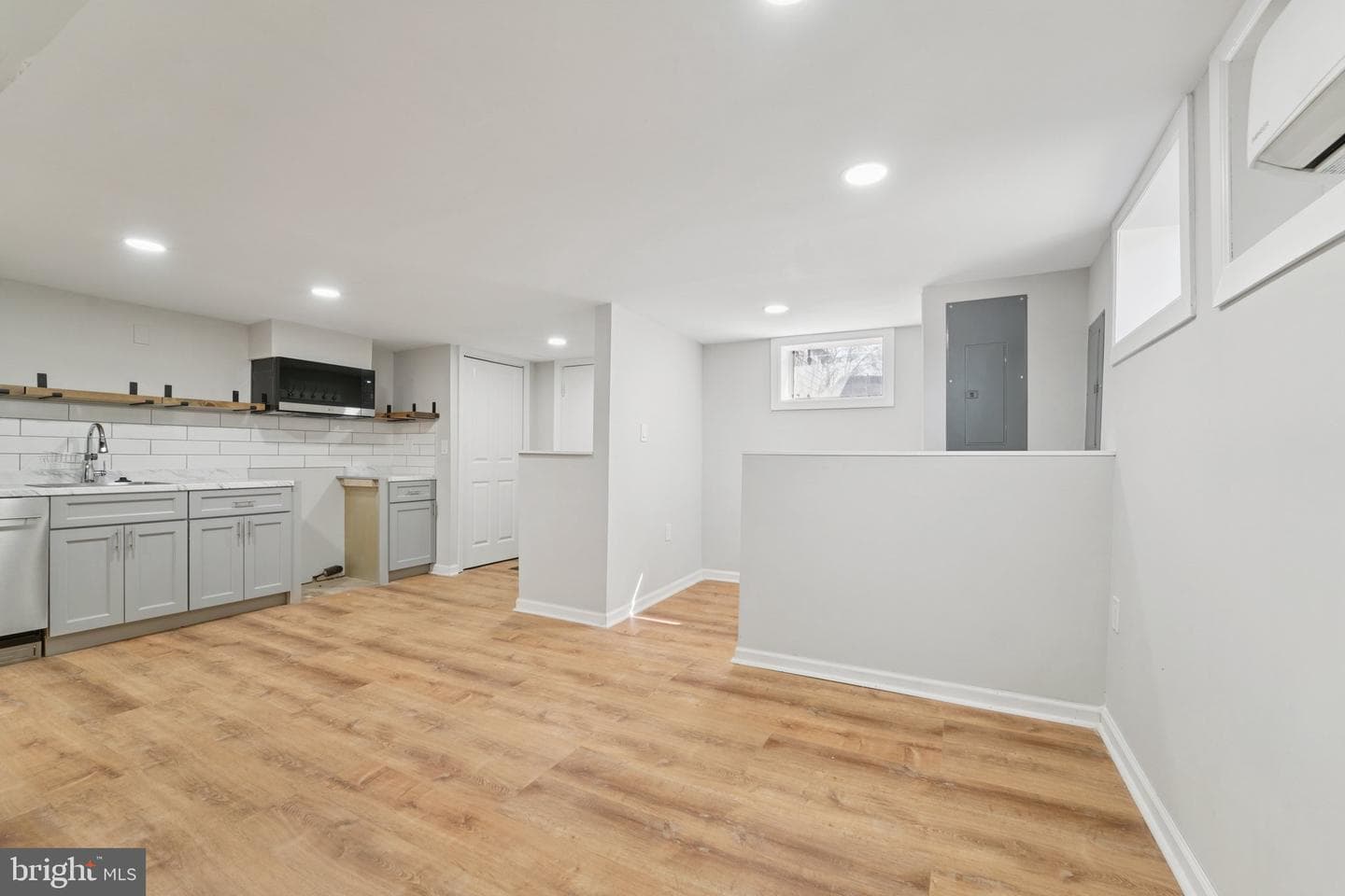 5701 The Alameda photo 24
