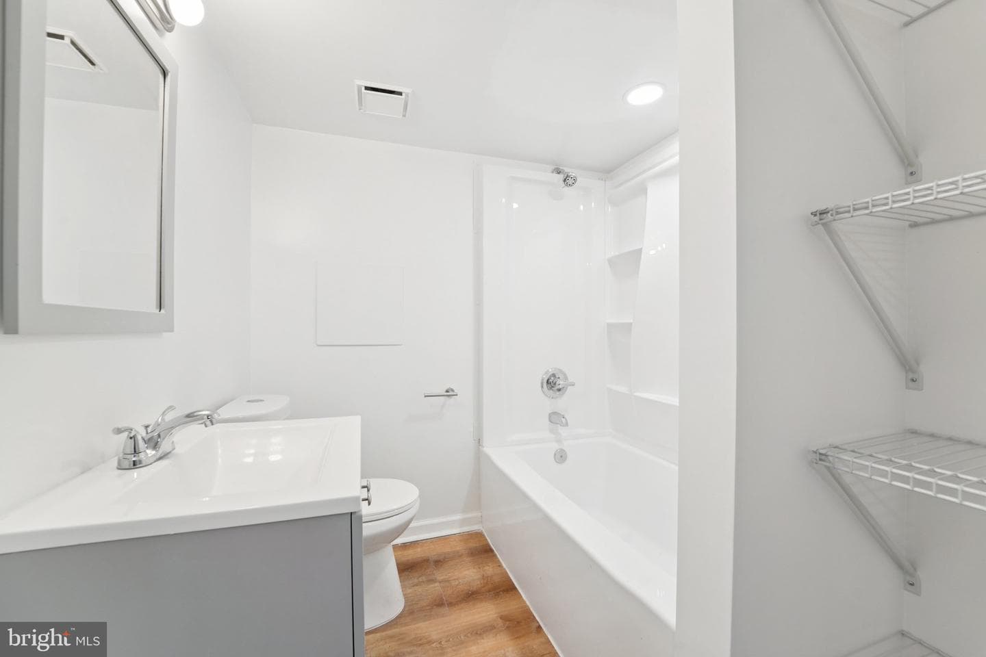 5701 The Alameda photo 27