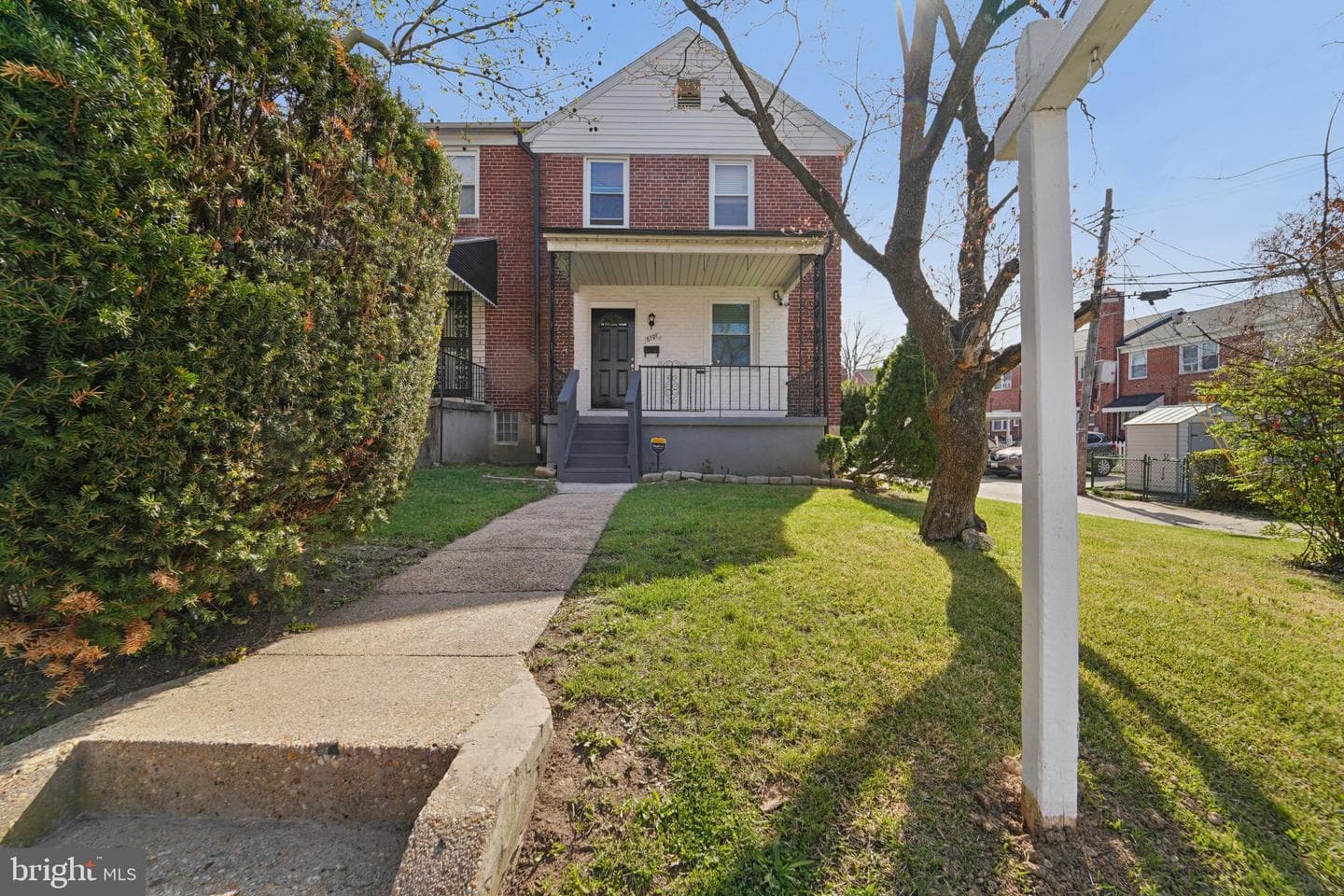 5701 The Alameda photo 3