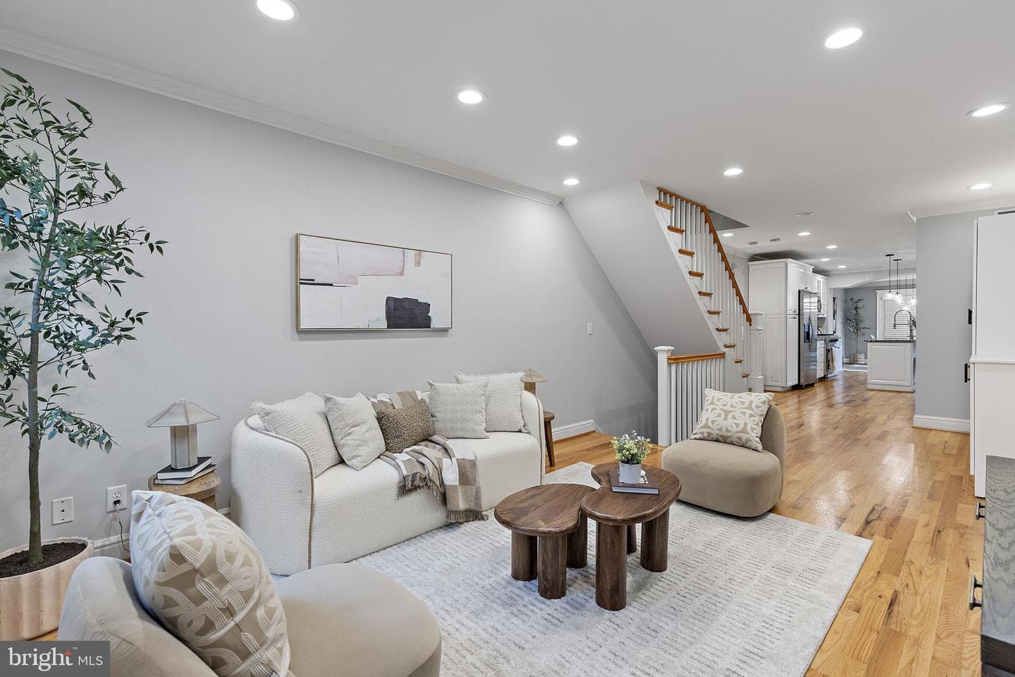 11 E Hamburg Street, Baltimore