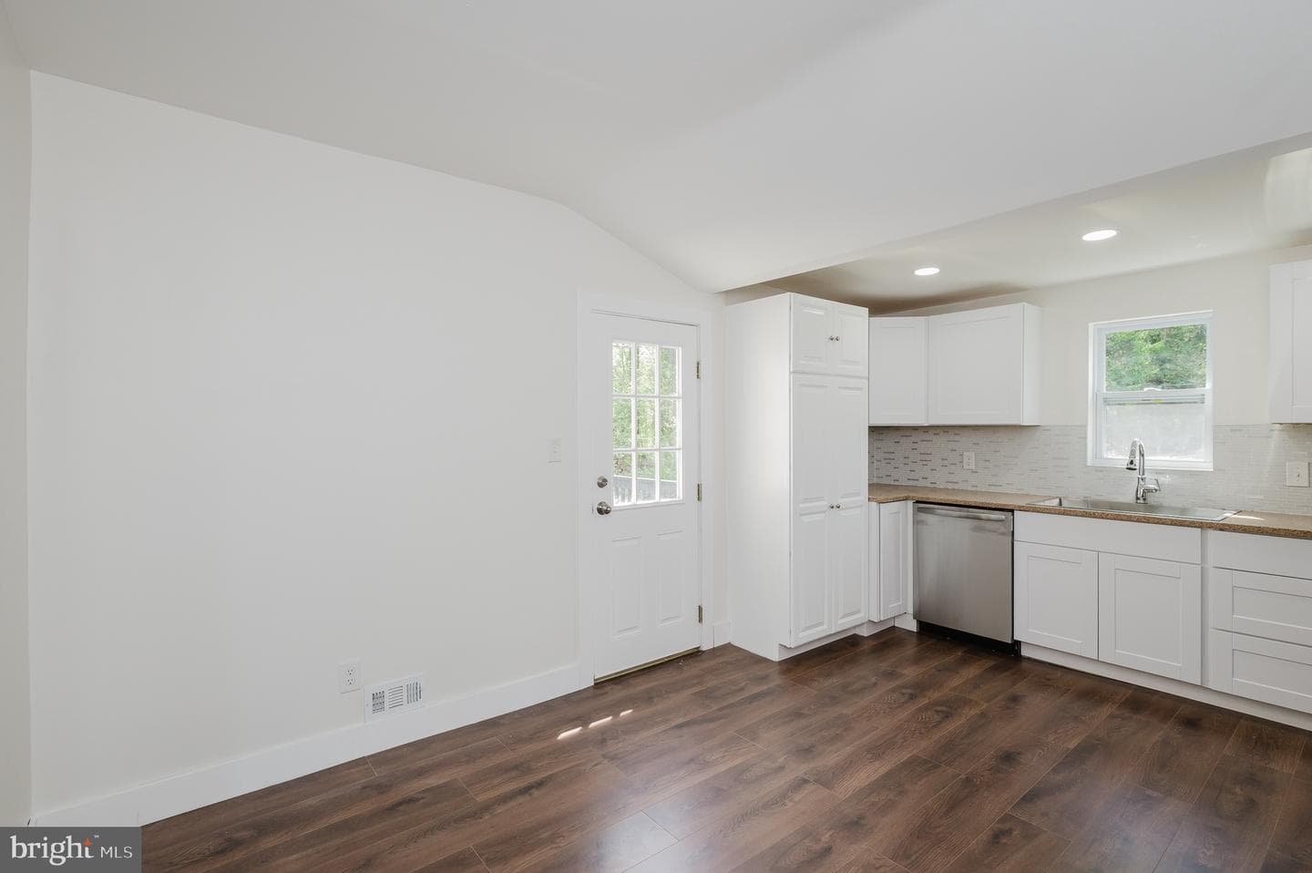2906 Oak Hill Avenue photo 23