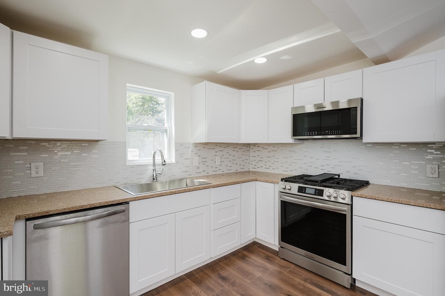 2906 Oak Hill Avenue photo 24