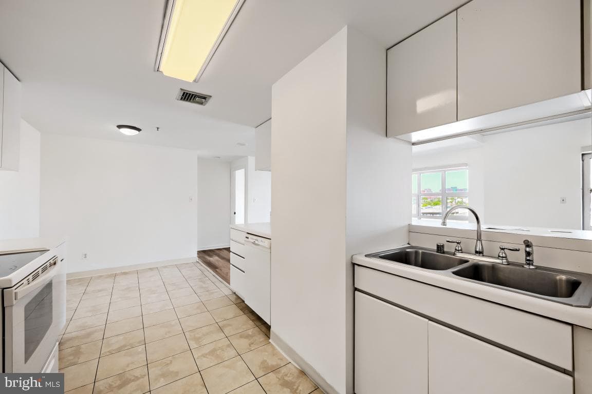 250 President Street #603 photo 6