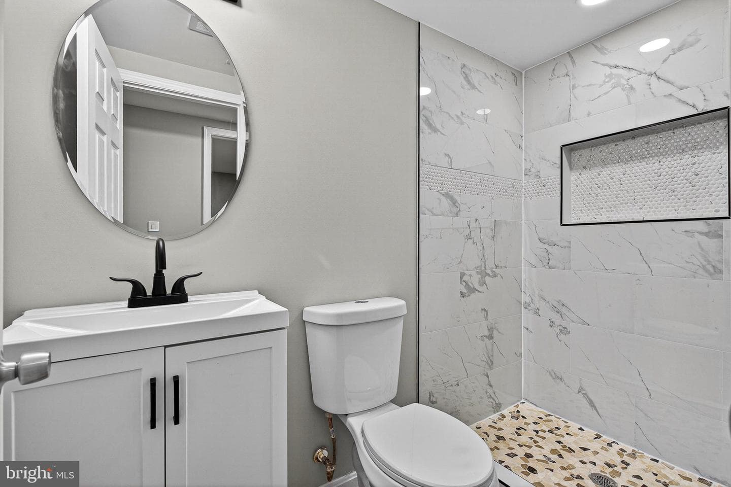 3023 W Garrison Avenue photo 24