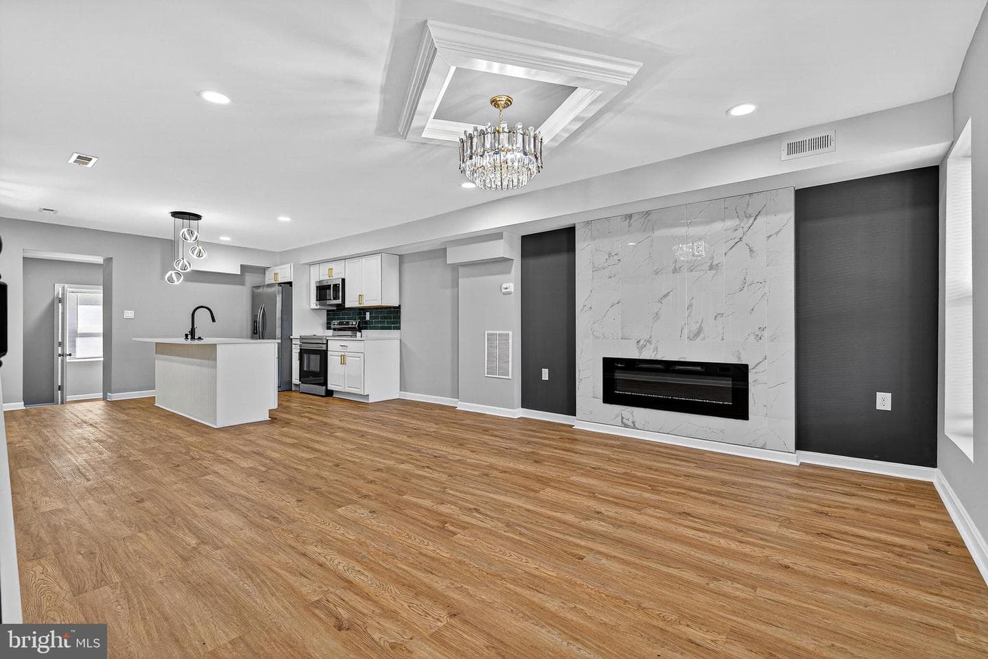 3023 W Garrison Avenue photo 6