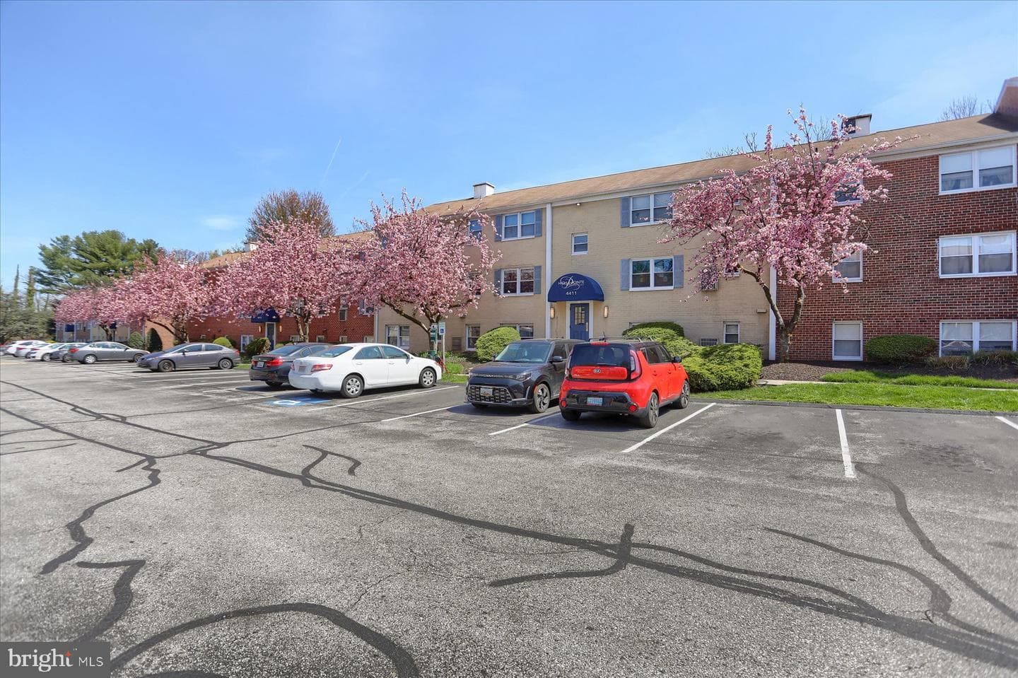 4411 Falls Bridge Drive #b photo 3