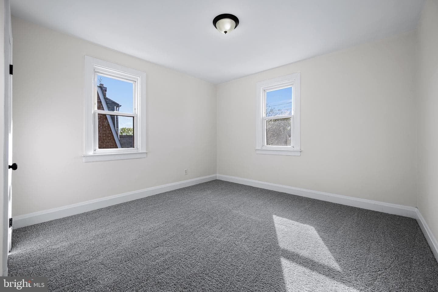 5510 Sefton Avenue photo 15