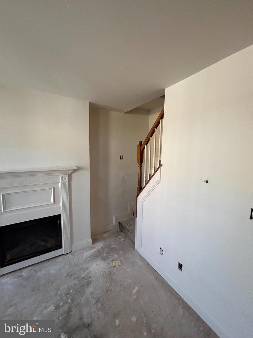 1135 Sargeant Street photo 5