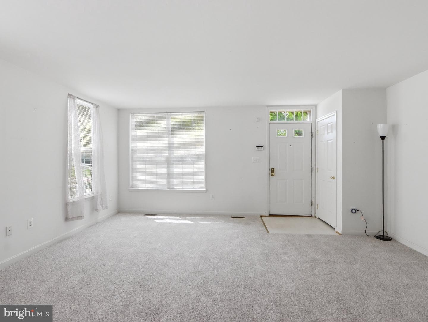907 Myrtle Avenue photo 9