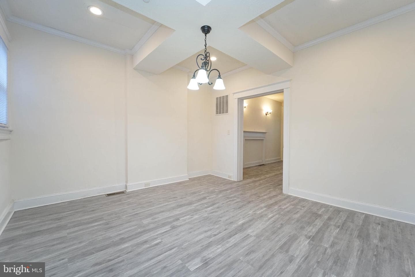 2749 Riggs Avenue photo 11