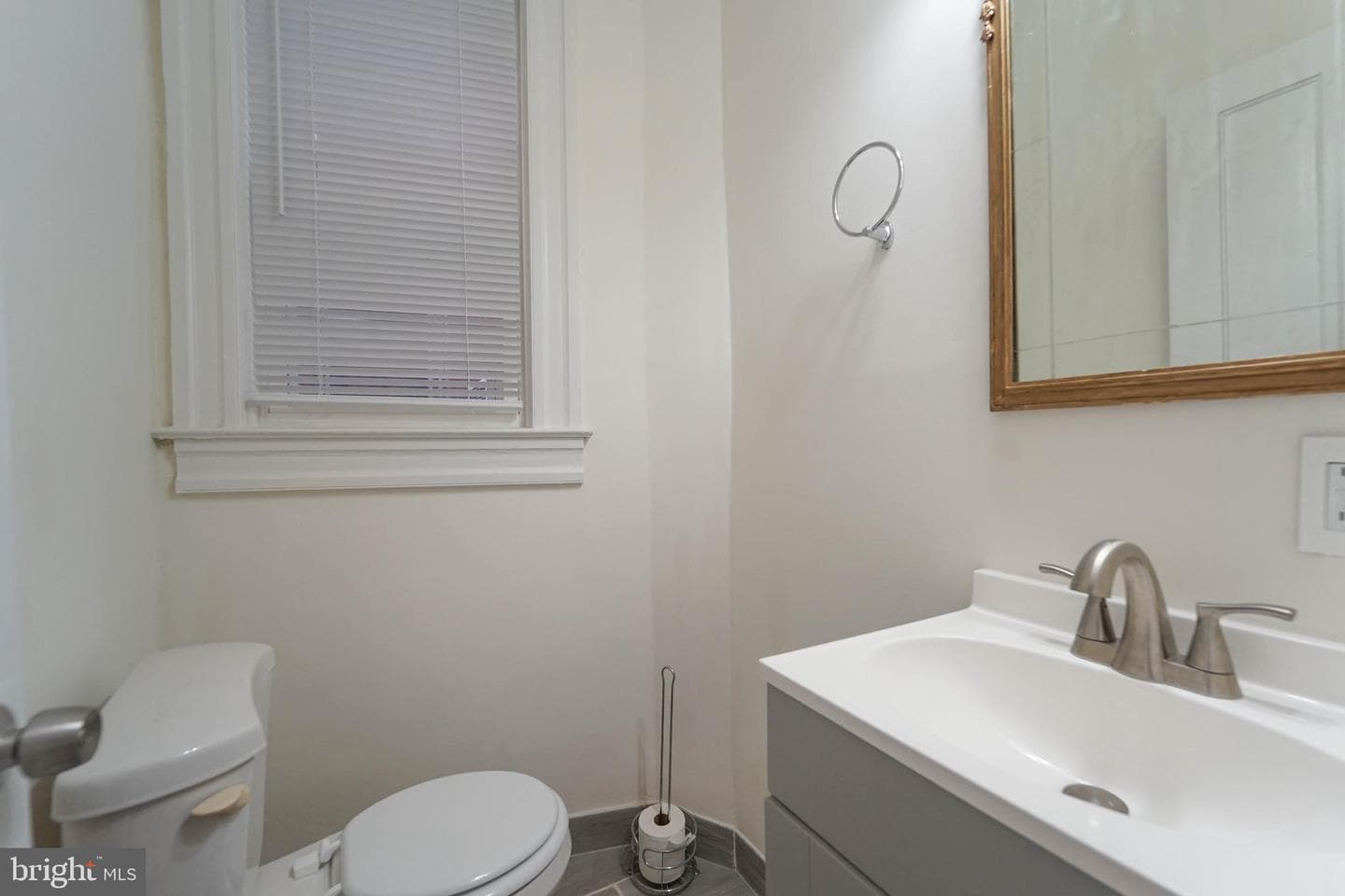 2749 Riggs Avenue photo 18