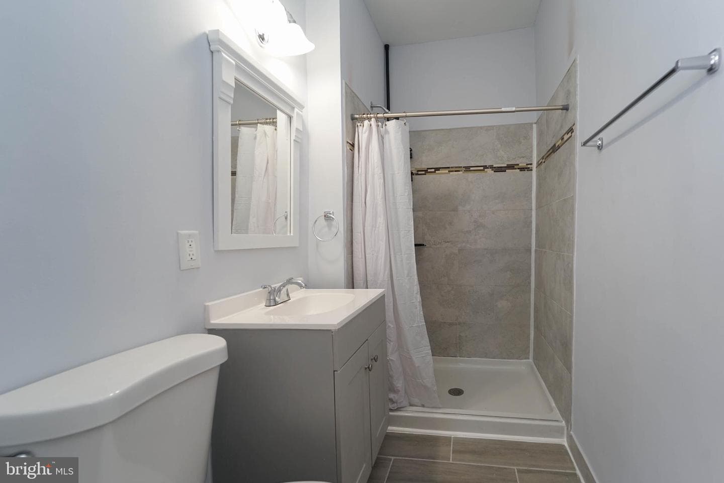 2749 Riggs Avenue photo 24