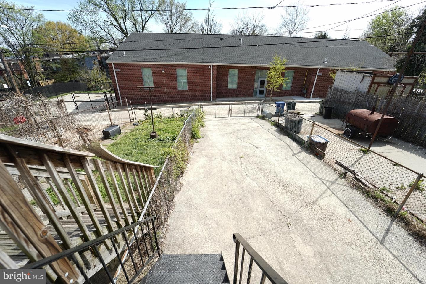 2749 Riggs Avenue photo 3