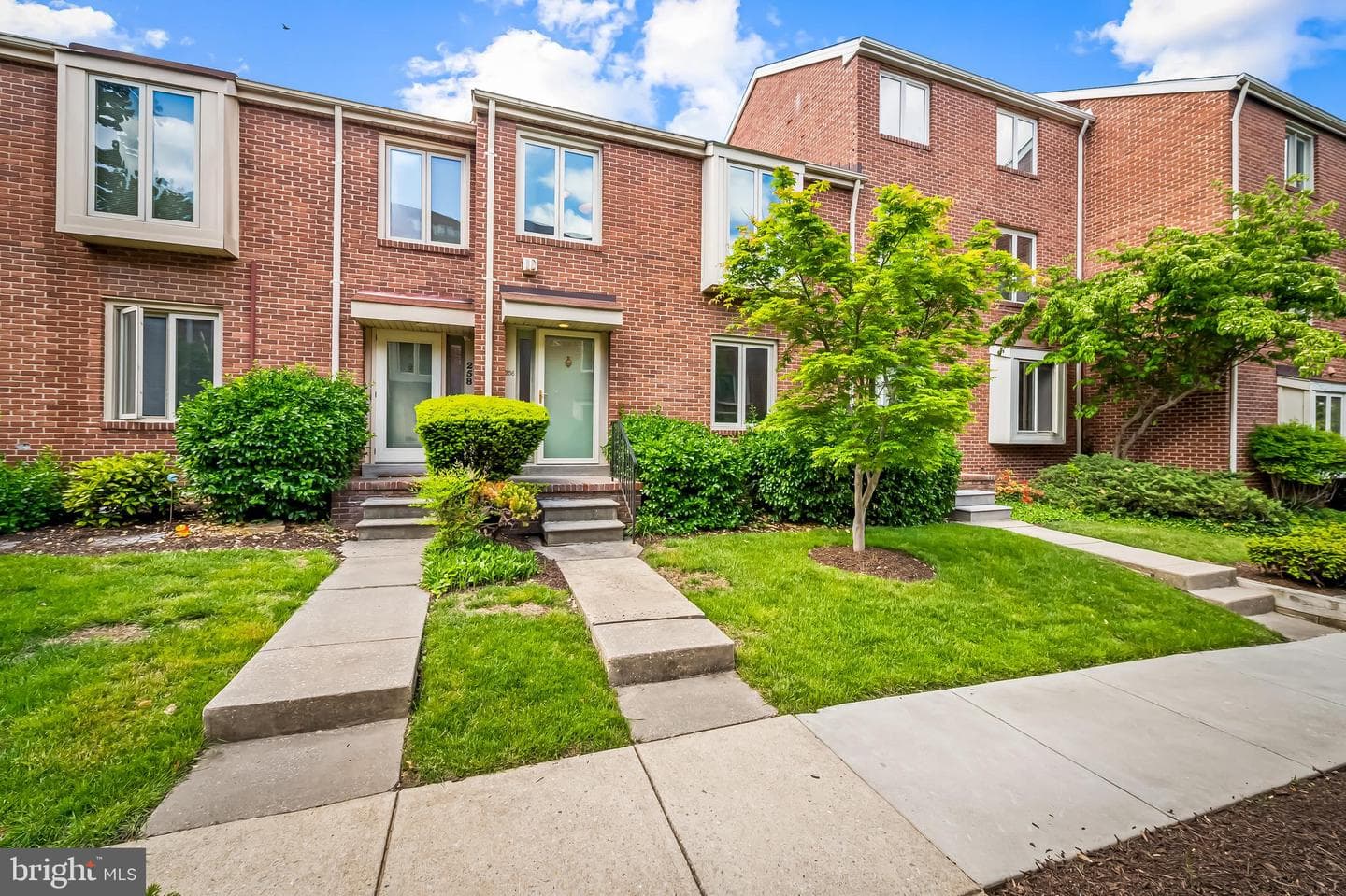 256 Waxter Way photo 2