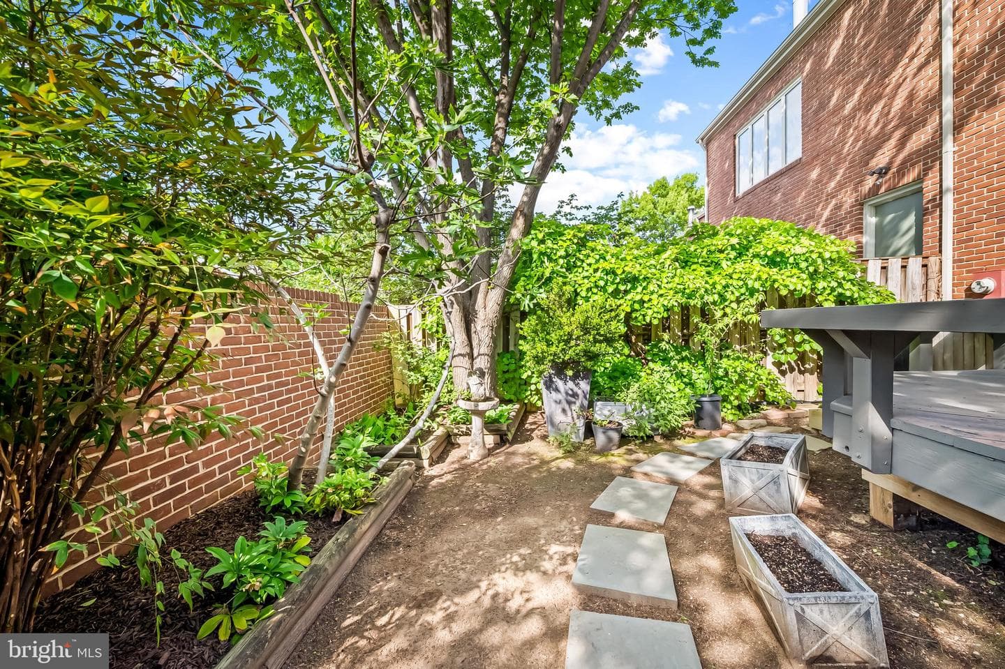 256 Waxter Way photo 68