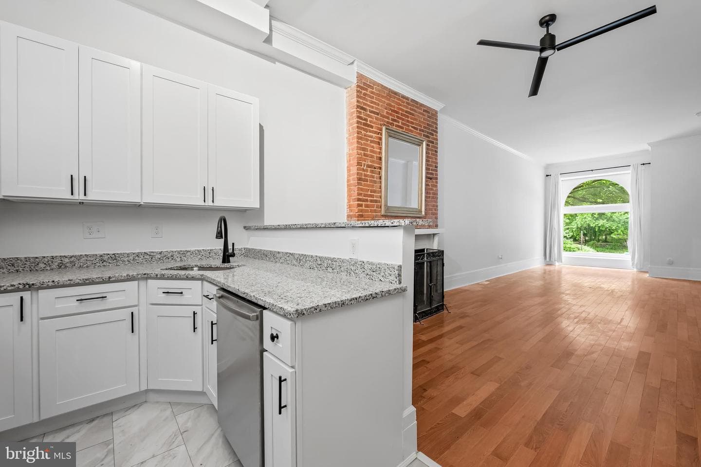 2024 Park Ave photo 10