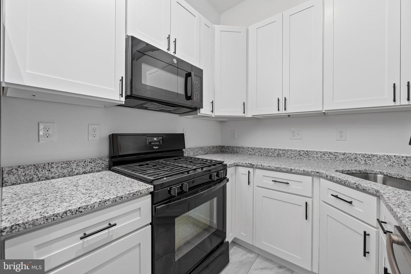 2024 Park Ave photo 12