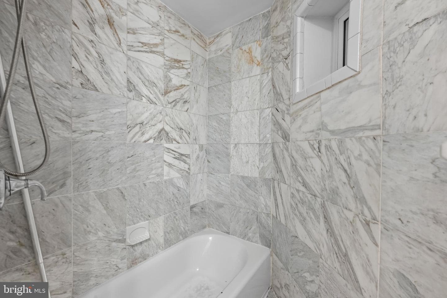 2024 Park Ave photo 18
