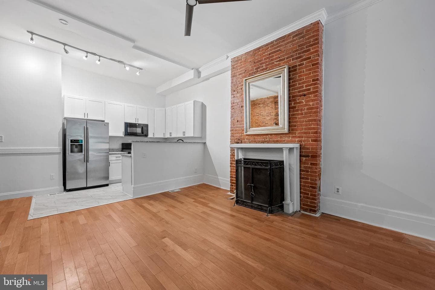 2024 Park Ave photo 8