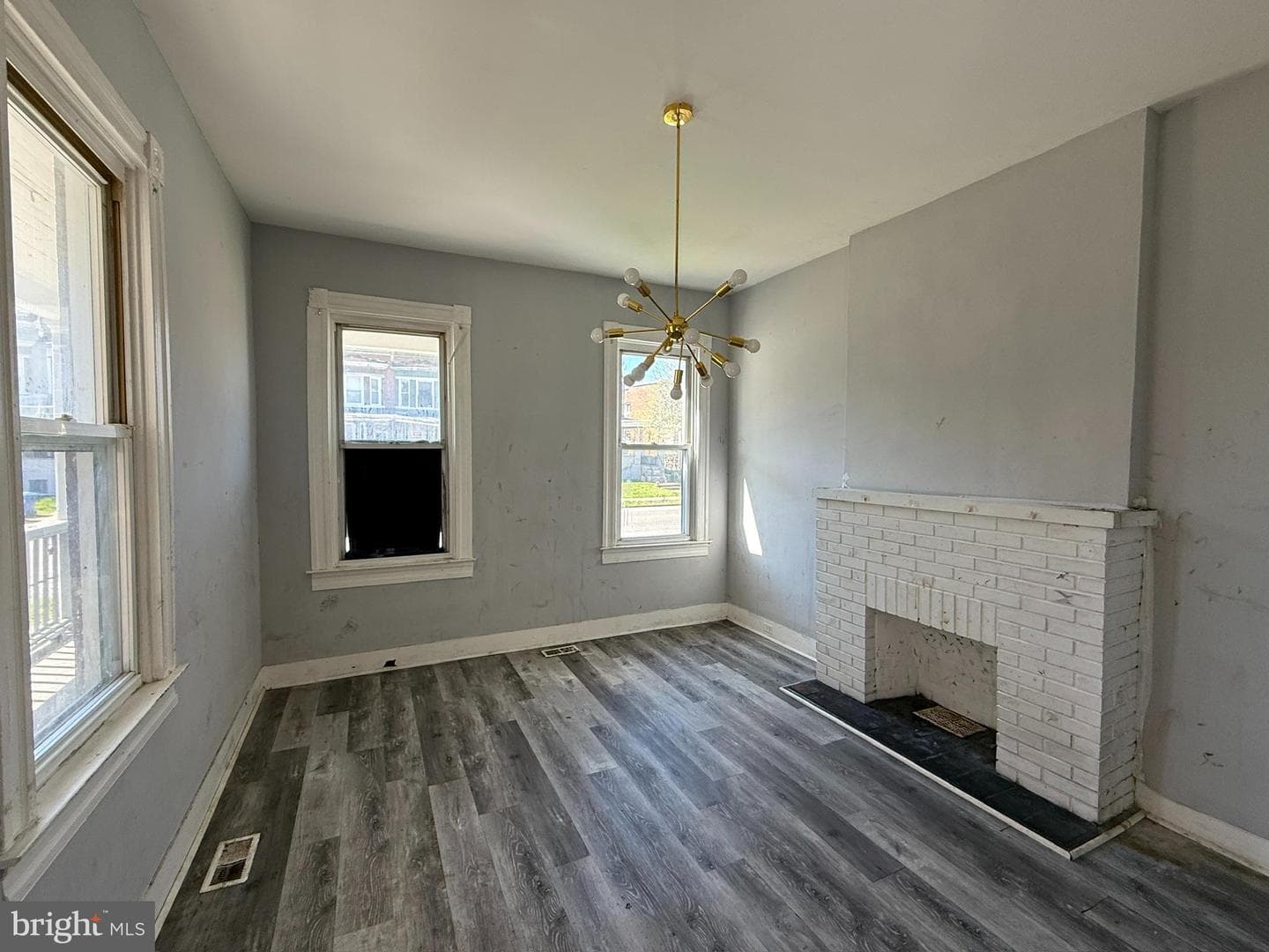 1009 Poplar Grove Street photo 5