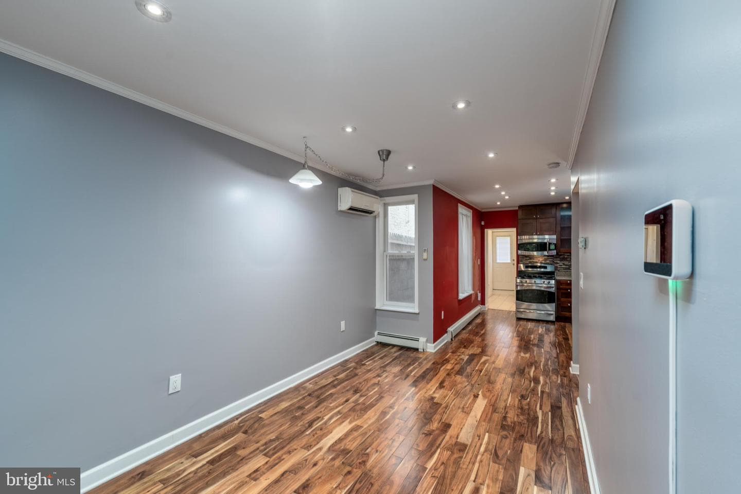 922 S Bouldin Street photo 5