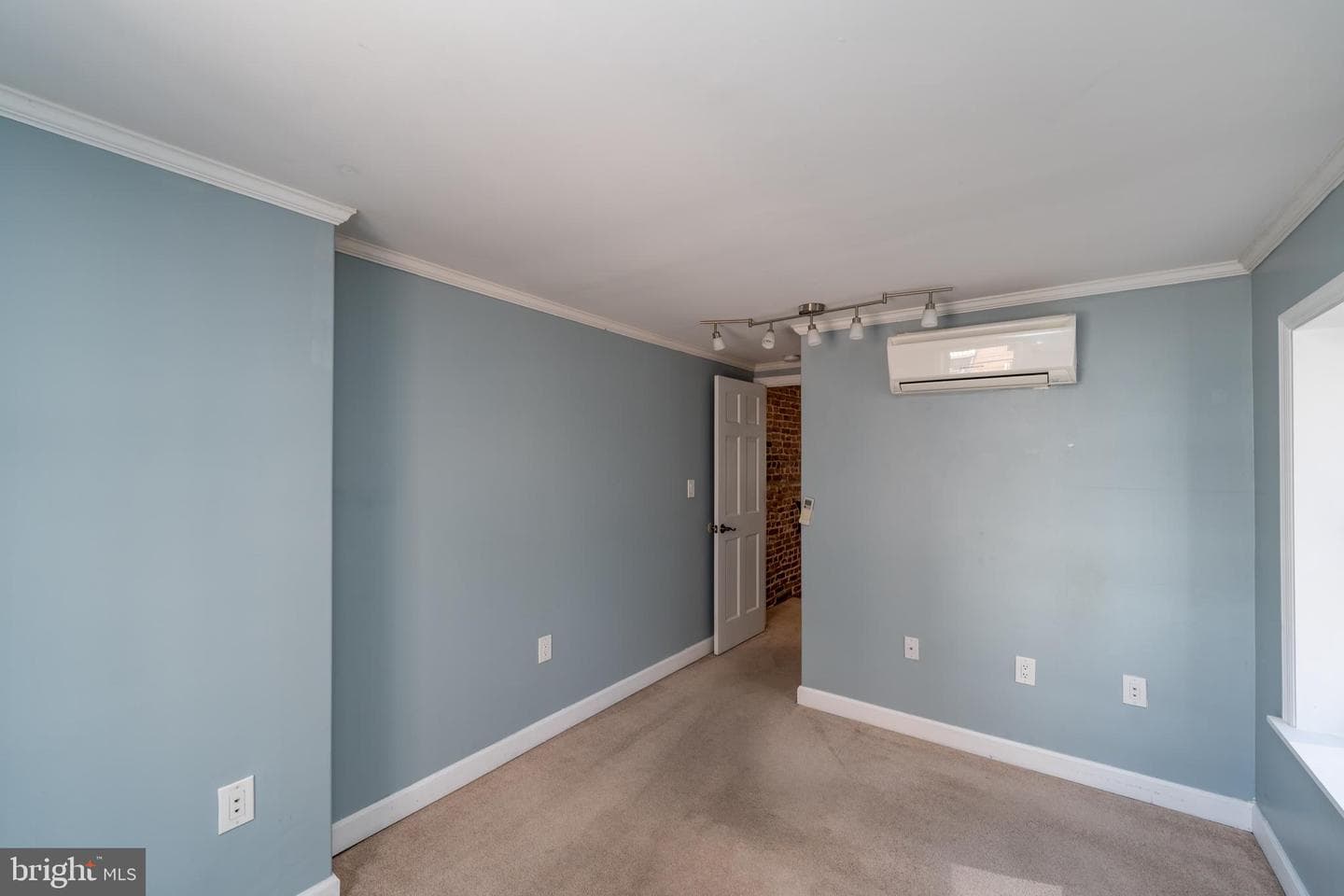 922 S Bouldin Street photo 9