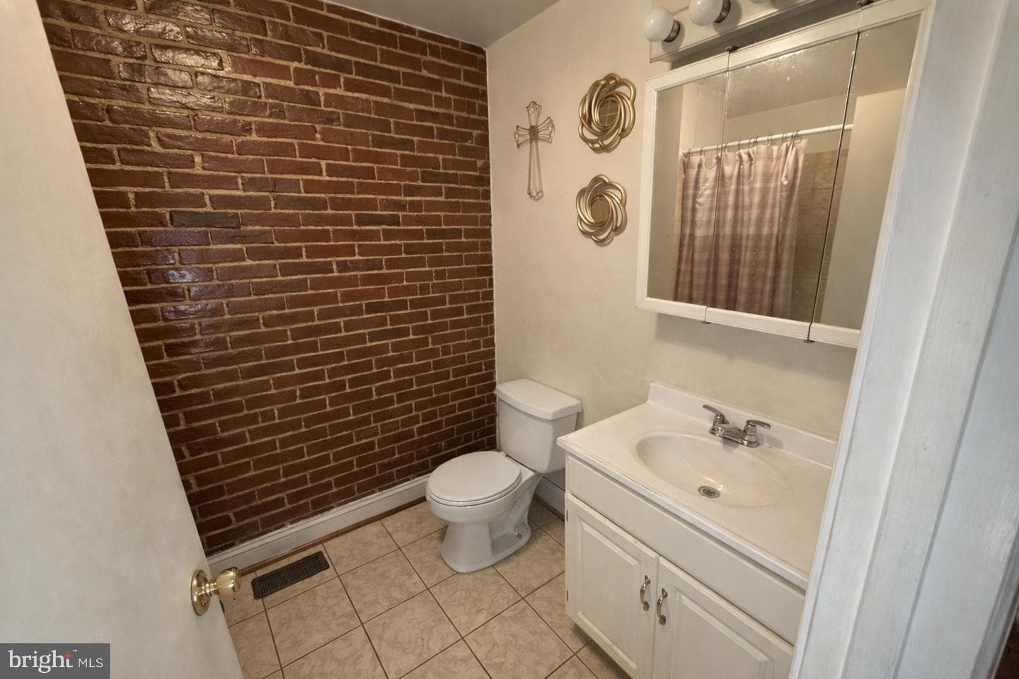 2724 Wilkens Avenue photo 7