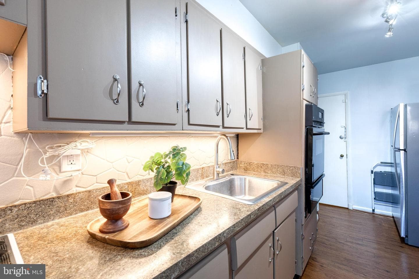 3708 Keene Avenue photo 9