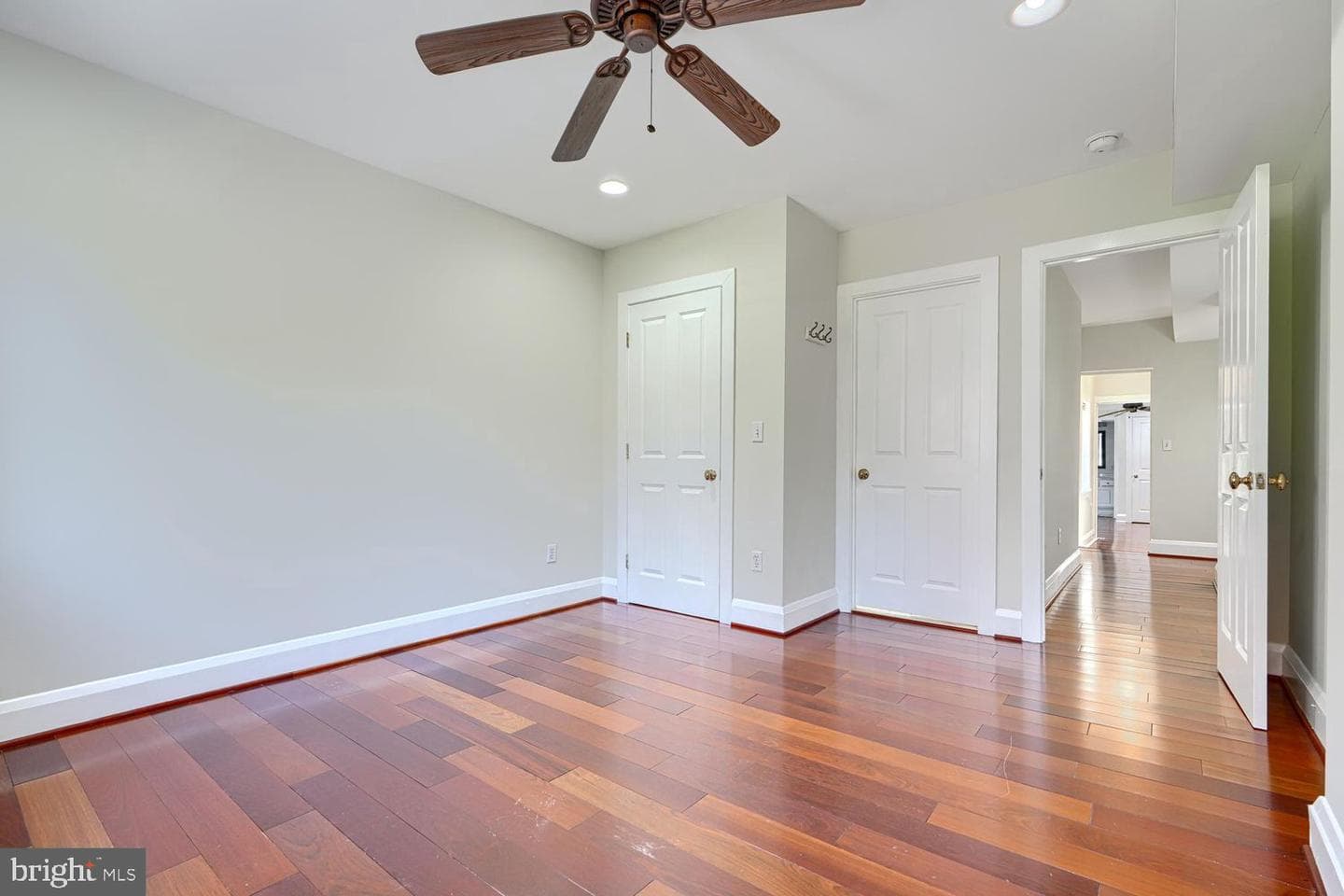109 E West Street photo 11