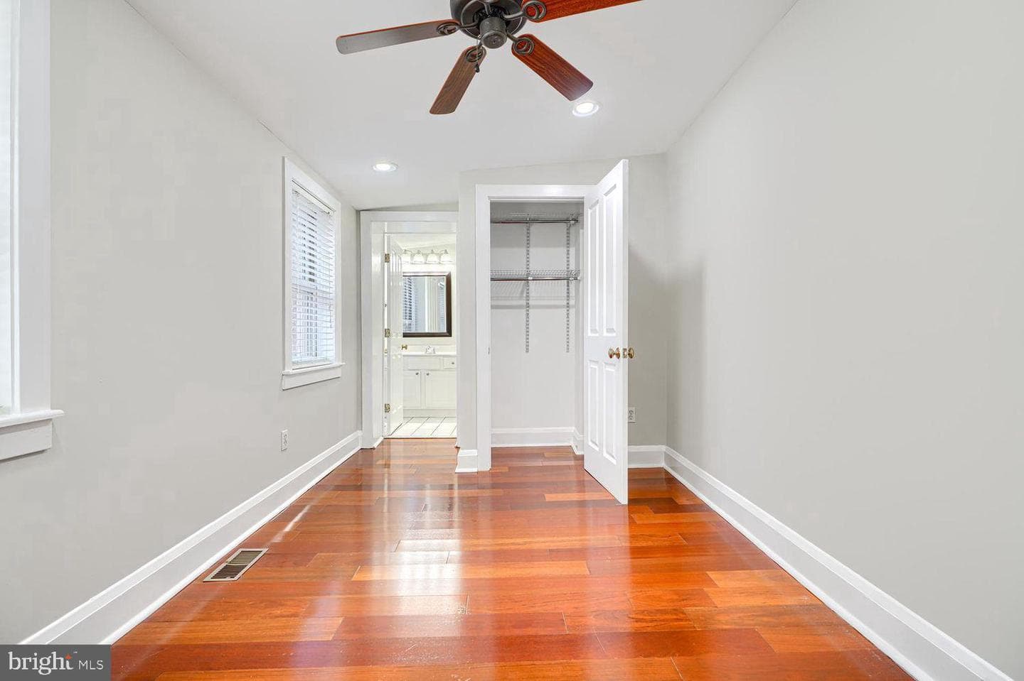 109 E West Street photo 12